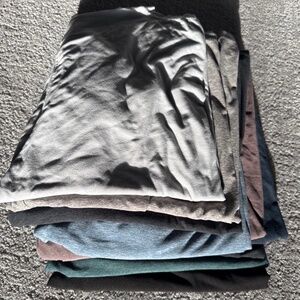 Vuori Performance Strato Tee Lot Bundle Large
9 Shirts